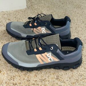 Men’s ON CLOUDVISTA sneaker.